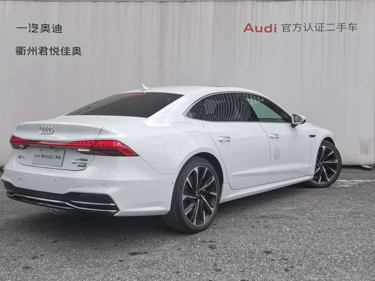 奧迪 奧迪A7L  2024款 55TFSI quattro S-line 志遠型 流晶套裝圖片