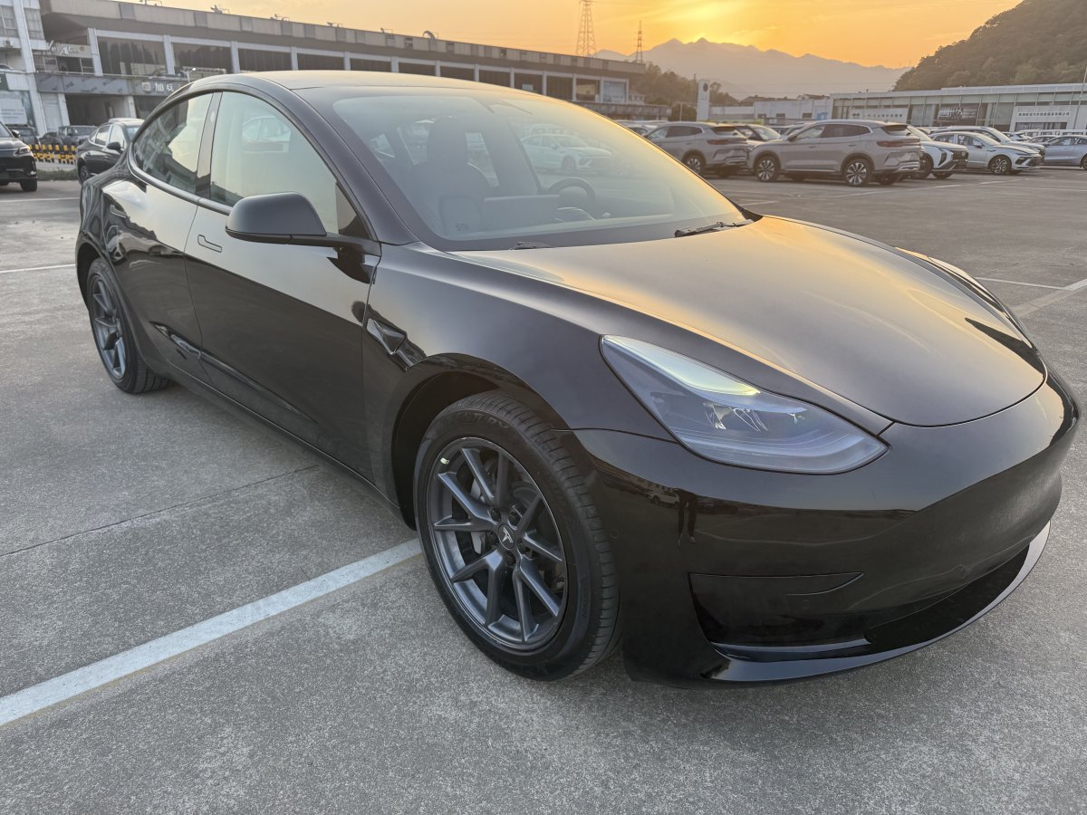 特斯拉 Model Y  2022款 改款 后輪驅(qū)動(dòng)版圖片