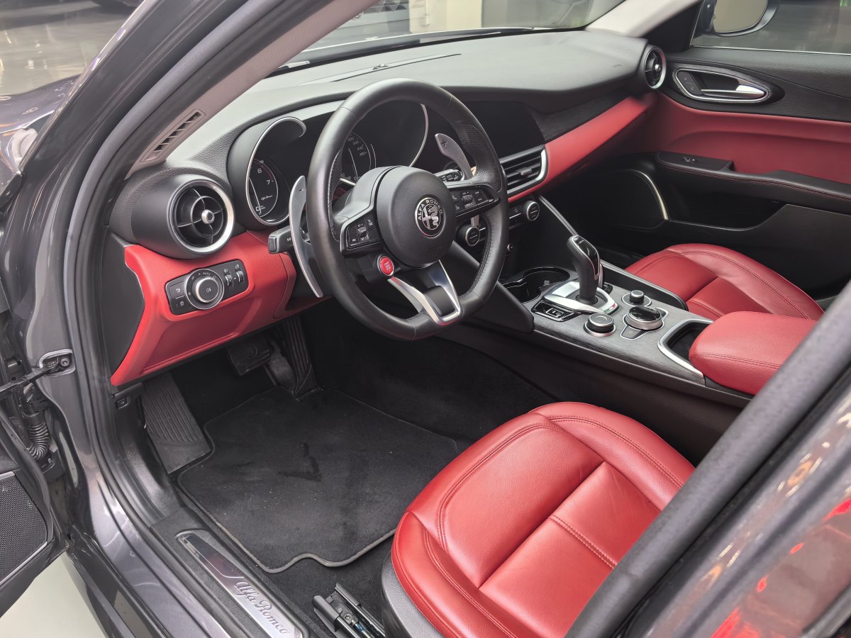 2020年9月阿尔法·罗密欧 Giulia  2020款 2.0T 280HP 豪华版