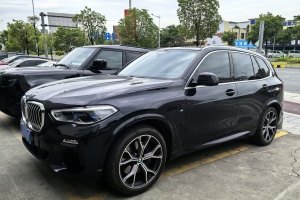 宝马X5 宝马 改款 xDrive40i 尊享型 M运动套装