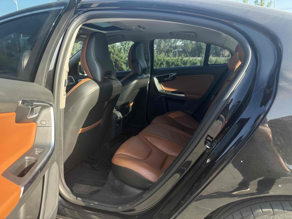 沃爾沃 S60  2011款 2.0T 智尊版圖片