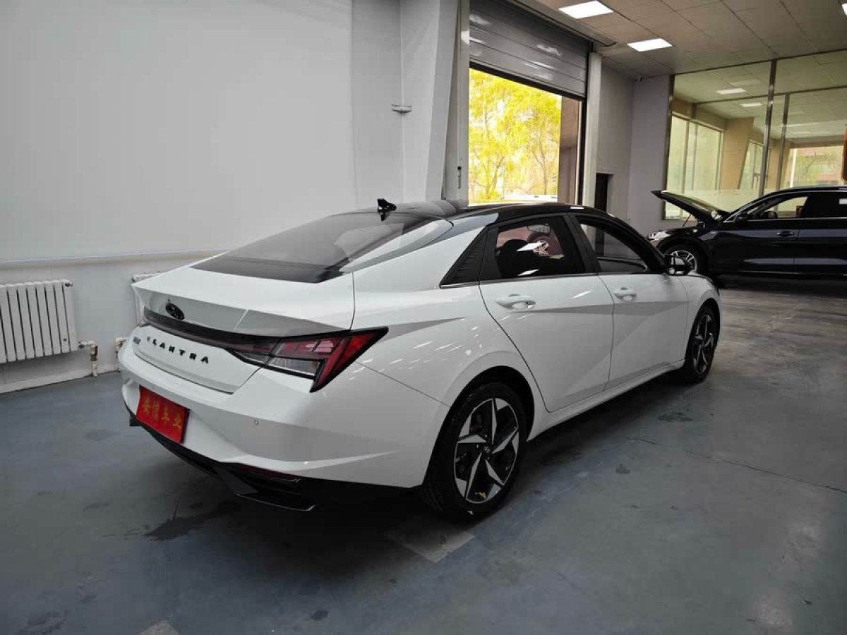 現(xiàn)代 伊蘭特  2021款 1.5L LUX尊貴版圖片