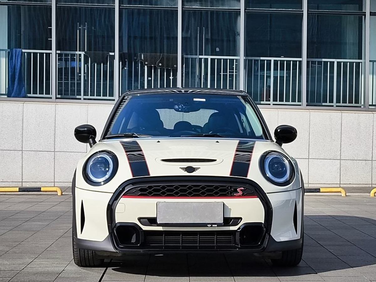 MINI MINI  2021款 2.0T COOPER S 經(jīng)典派 五門版圖片