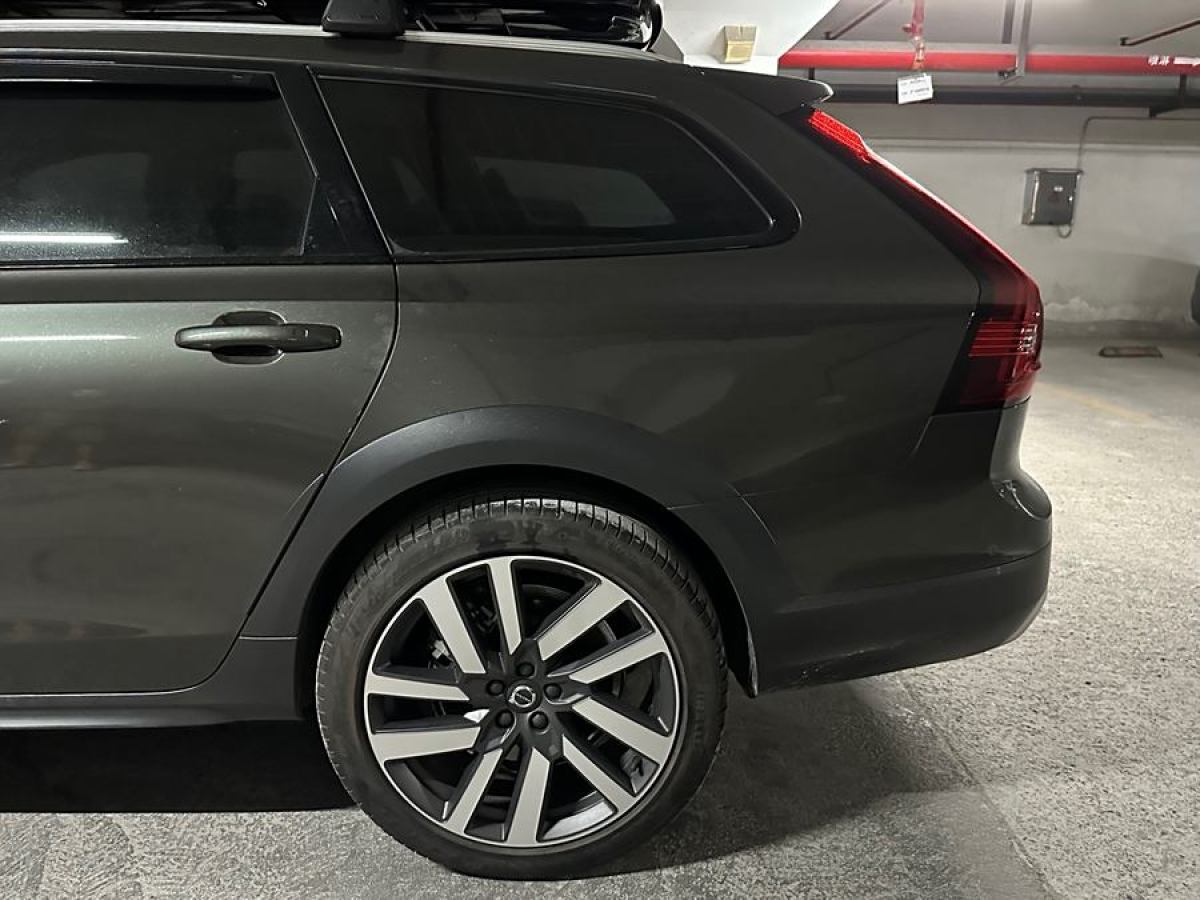 2021年10月沃爾沃 V90  2024款 Cross Country B5 AWD 智尊版