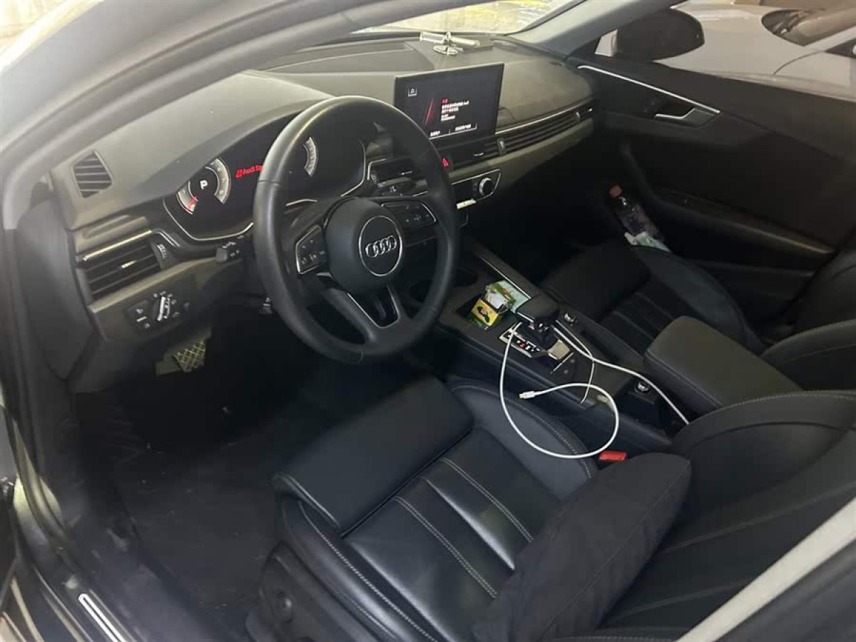 奧迪 奧迪A4L  2023款 40 TFSI 時(shí)尚動感型圖片