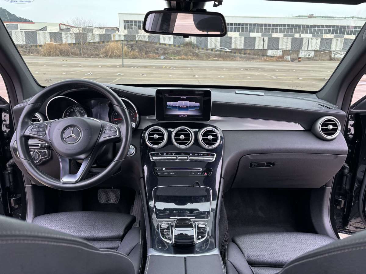 奔驰 奔驰GLC  2019款 改款 GLC 200 4MATIC图片