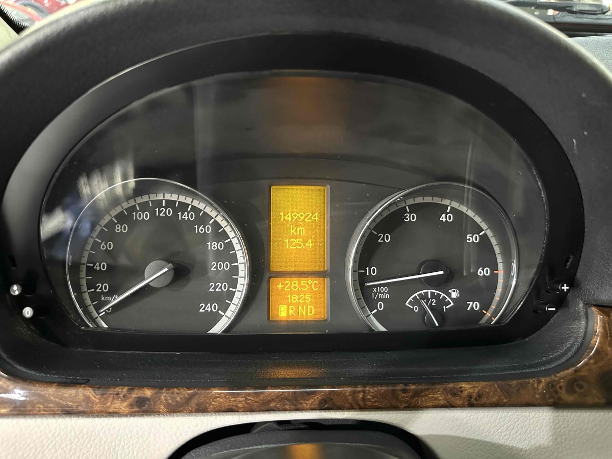 奔驰 唯雅诺  2011款 2.5L 领航版图片