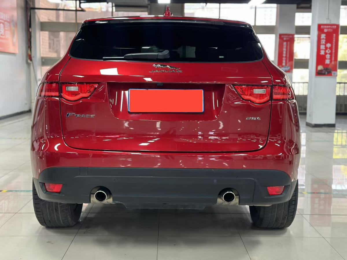 捷豹 F-PACE  2018款 2.0T 四驅(qū)都市尊享版圖片