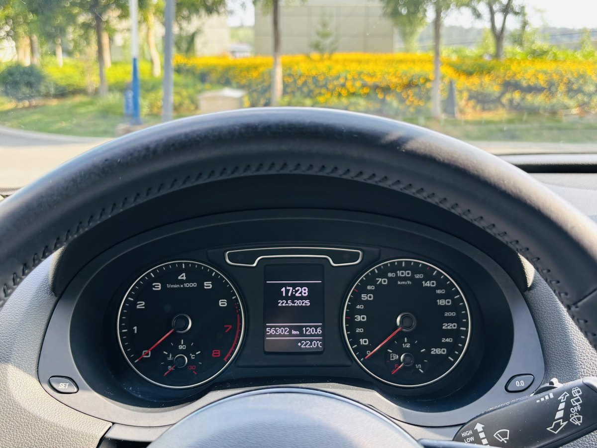 奧迪 奧迪Q3  2015款 30 TFSI 舒適型圖片