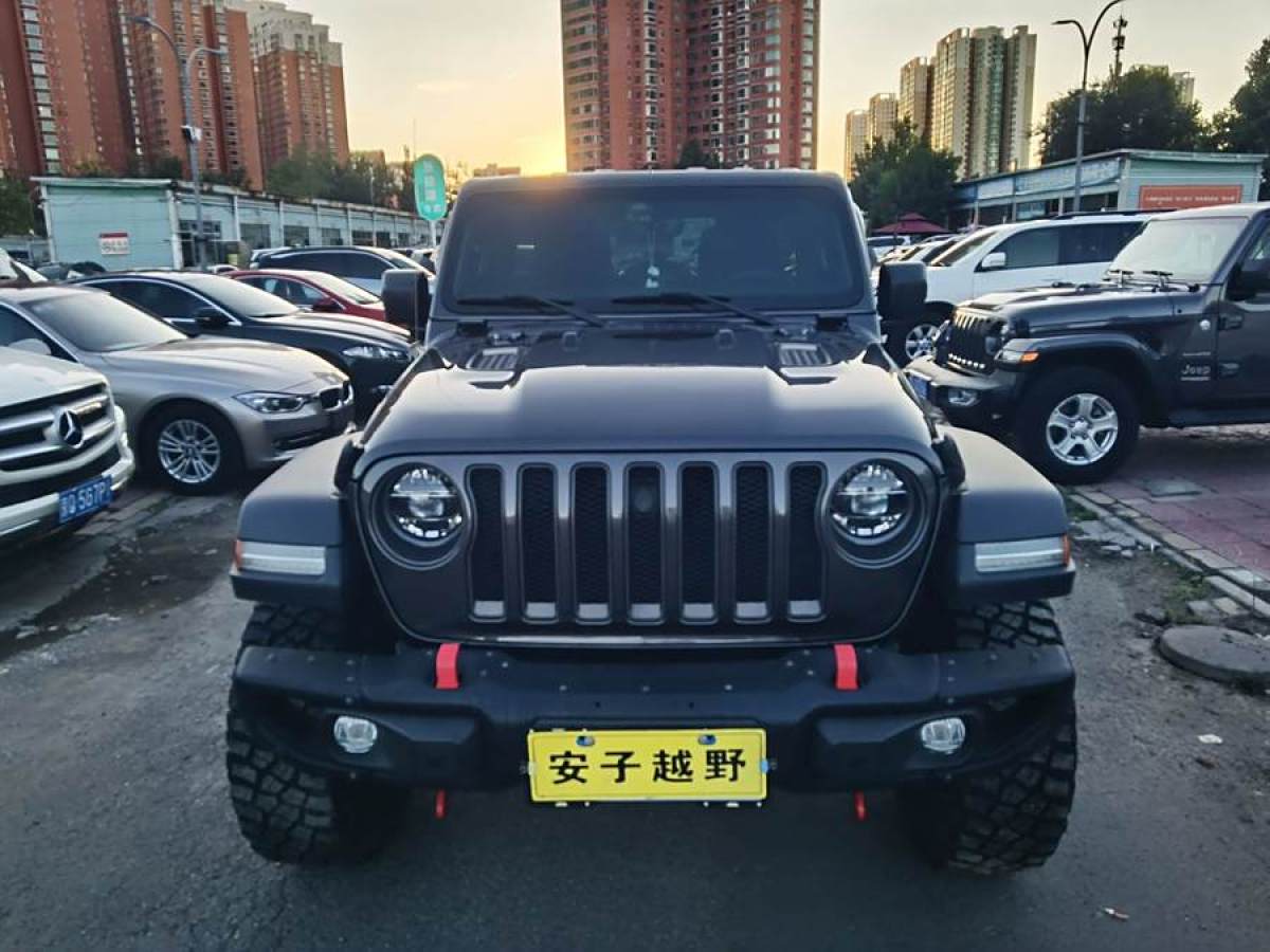 Jeep 牧馬人  2024款 2.0T 羅賓漢四門版圖片