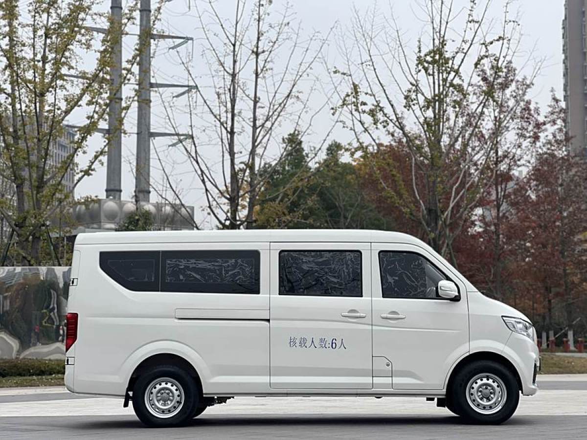 長(zhǎng)安跨越 跨越星V7EV  2024款 251km 對(duì)開(kāi)門(mén)豪華型 6座圖片