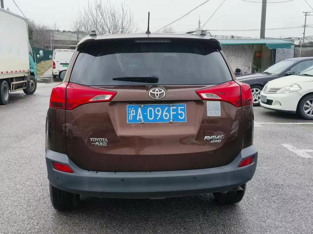 2013年11月豐田 RAV4榮放  2013款 2.0L CVT兩驅(qū)都市版