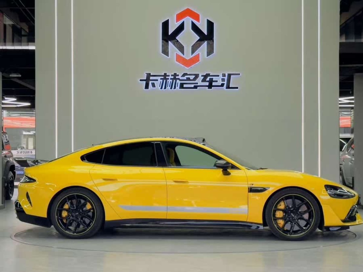小米 小米SU7  2024款 700km 后驅(qū)標準創(chuàng)始版圖片