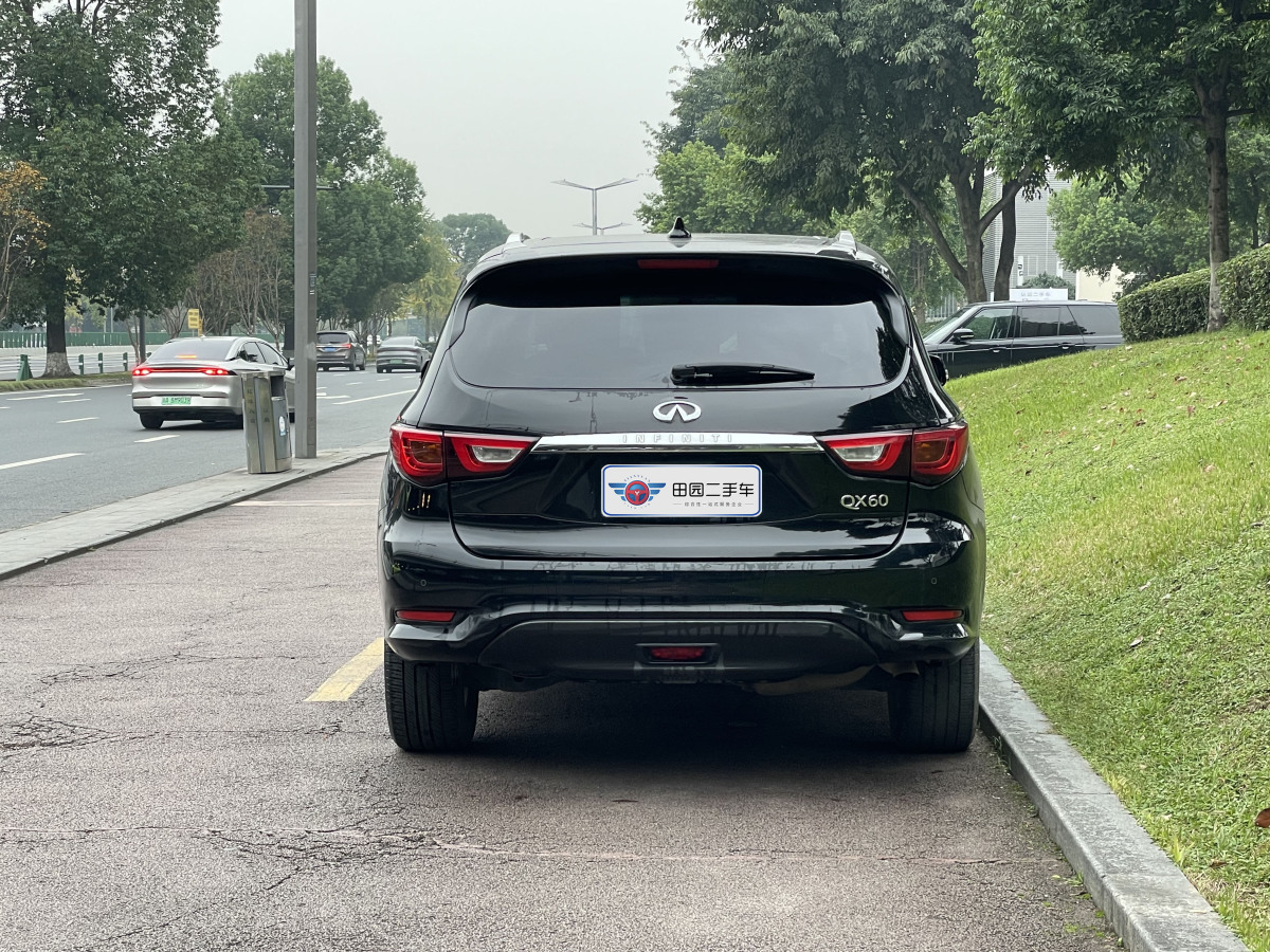 英菲尼迪 QX60  2018款 2.5T Hybrid 兩驅(qū)冠軍家庭版圖片