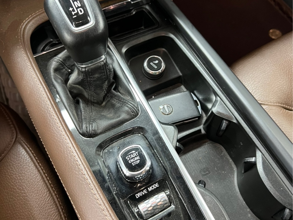 沃爾沃 XC90  2020款 T6 智逸豪華版 7座圖片