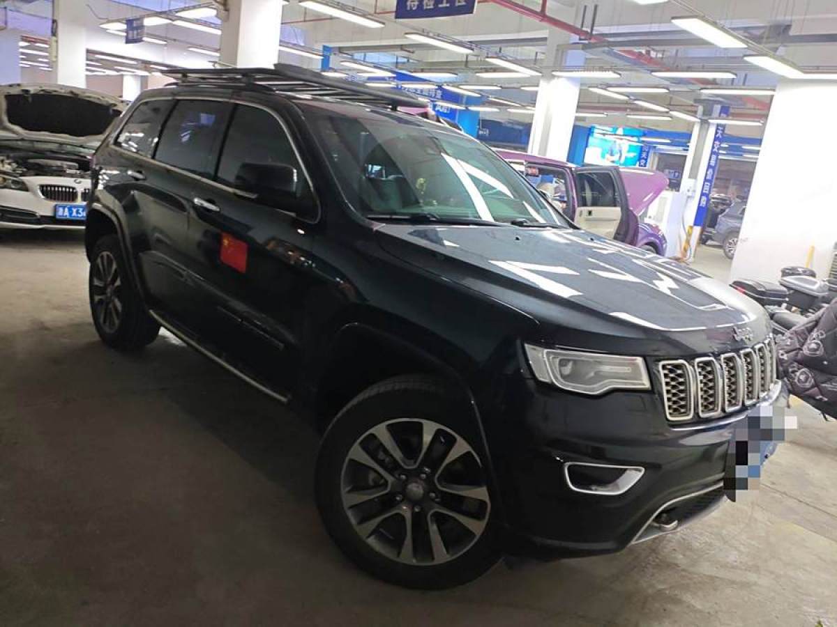 2017年9月Jeep 大切諾基  2017款 3.6L 豪華導(dǎo)航版