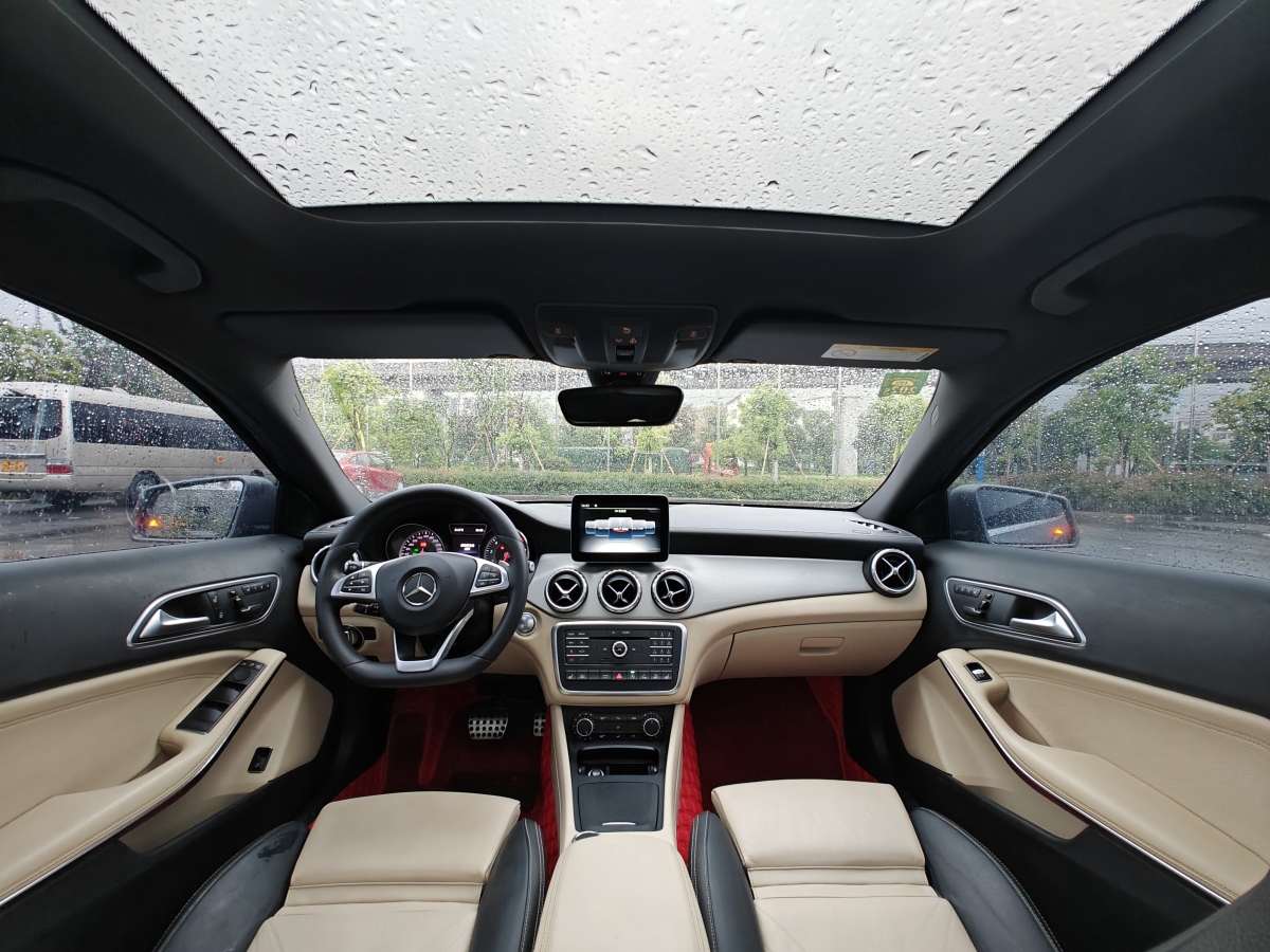 奔驰 奔驰GLA  2017款 GLA 260 4MATIC 运动型图片