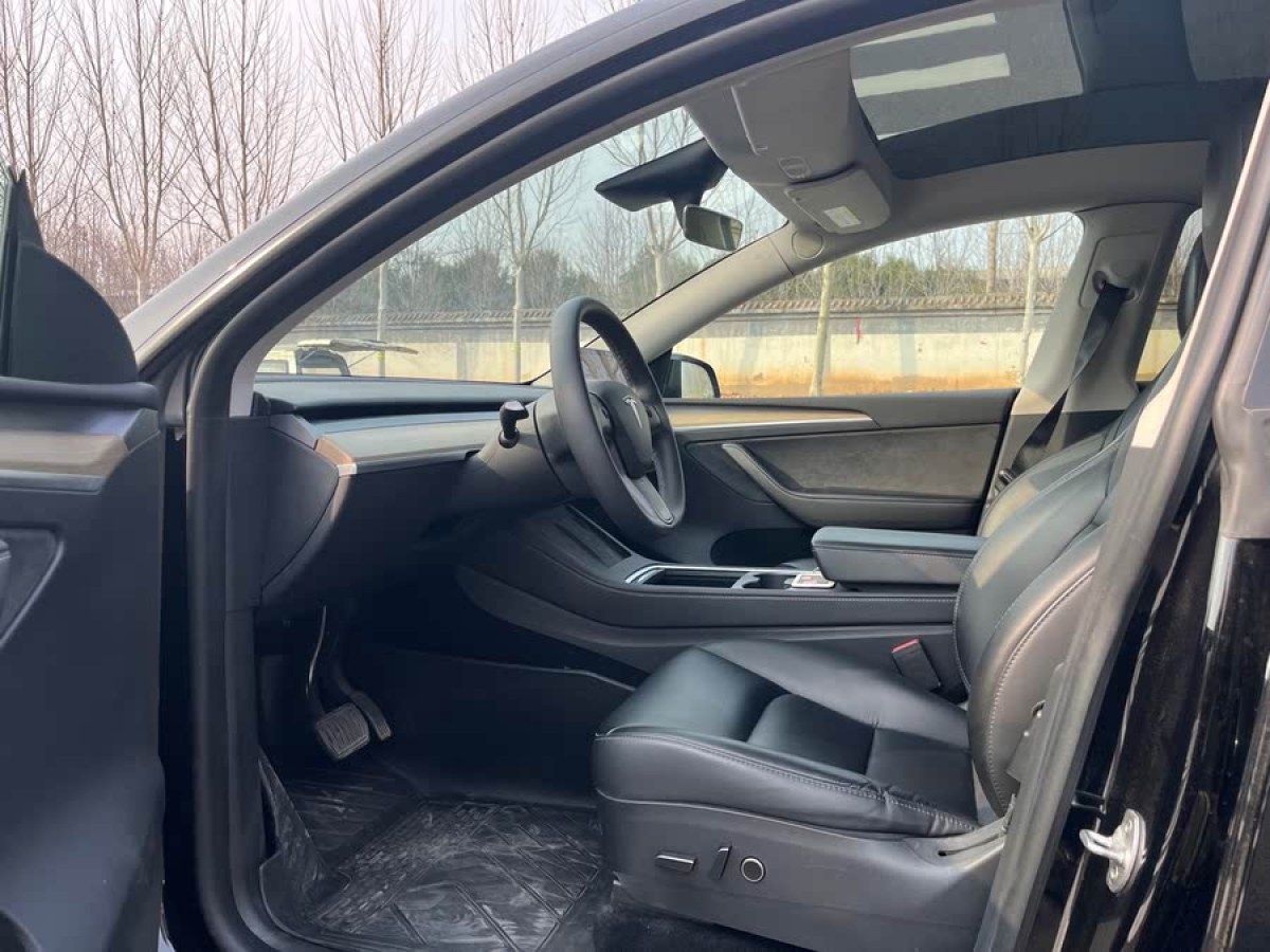 特斯拉 Model Y  2022款 改款 后輪驅(qū)動版圖片