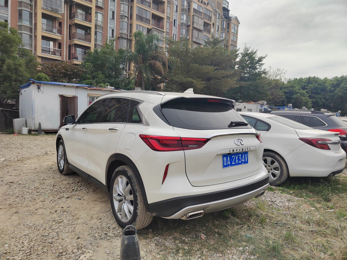 英菲尼迪 QX50  2018款 QX50 2.0T CVT兩驅(qū)時(shí)尚版圖片