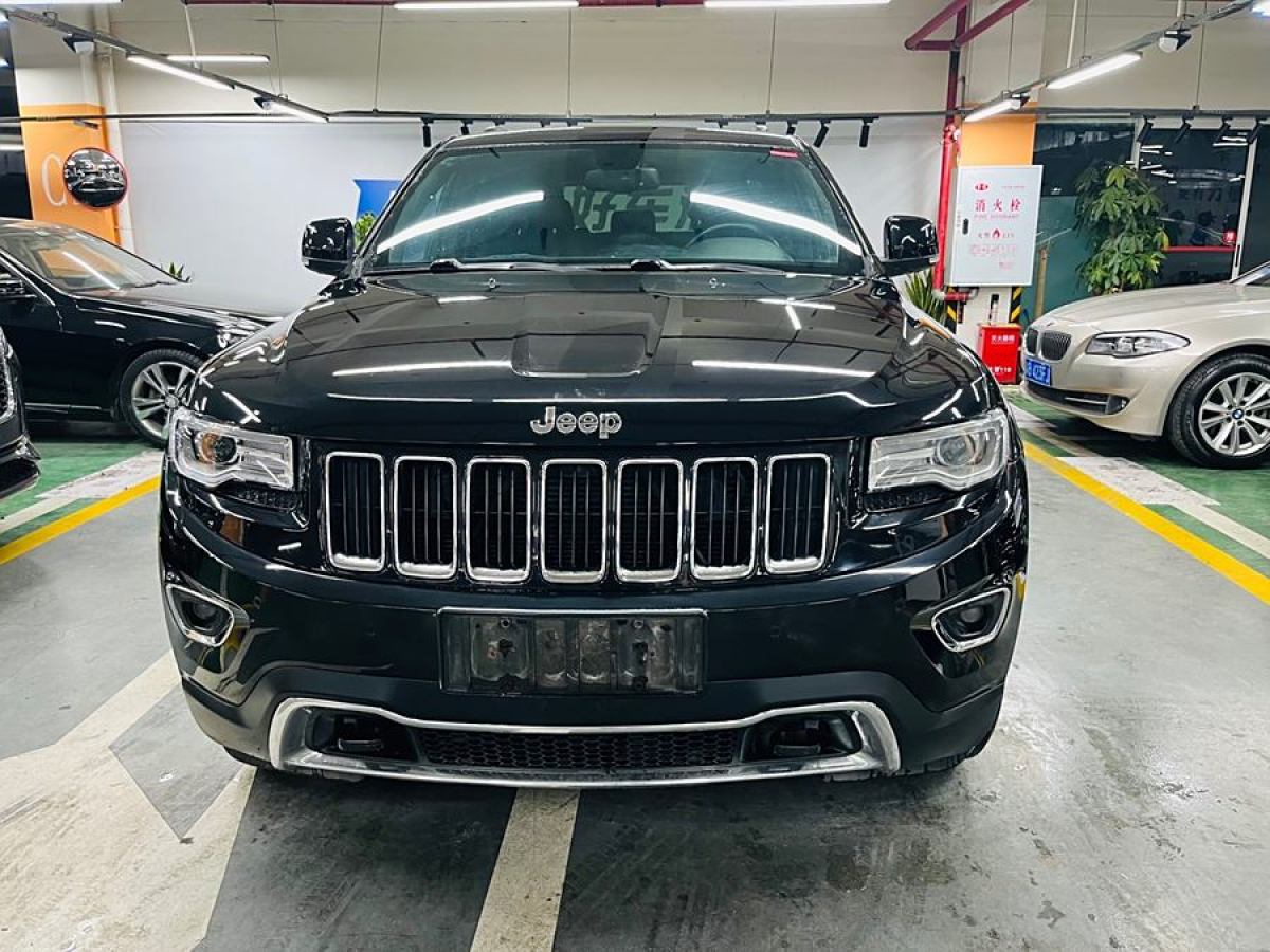 Jeep 大切諾基  2014款 3.0L 舒享導(dǎo)航版圖片