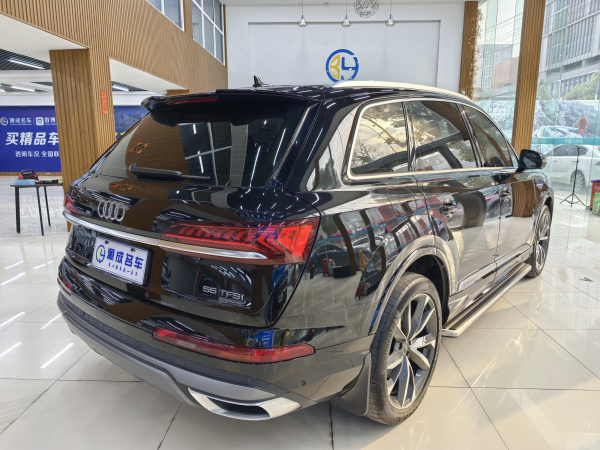 奧迪 奧迪Q7  2023款 55 TFSI quattro S line運(yùn)動(dòng)型圖片