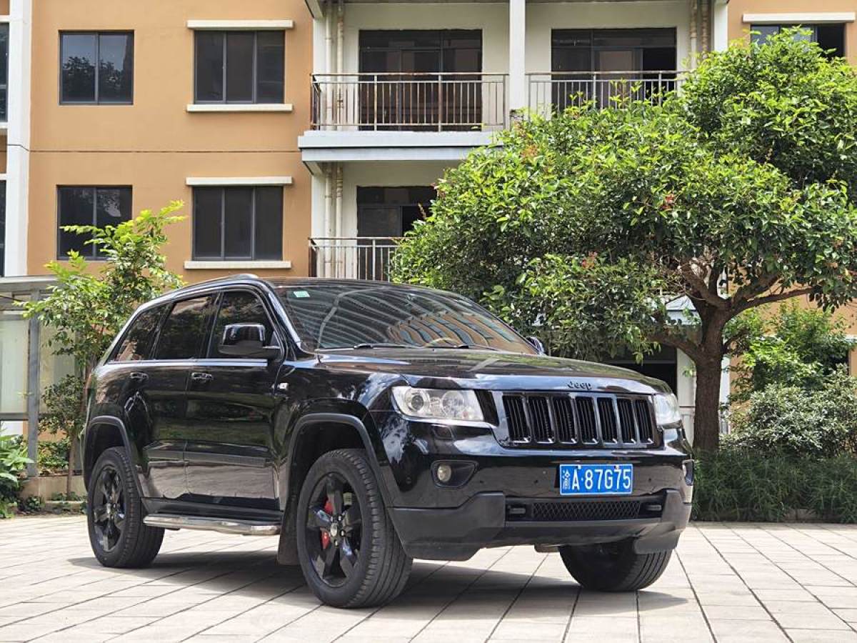 2011年5月Jeep 大切諾基  2011款 改款 3.6L 旗艦導(dǎo)航版