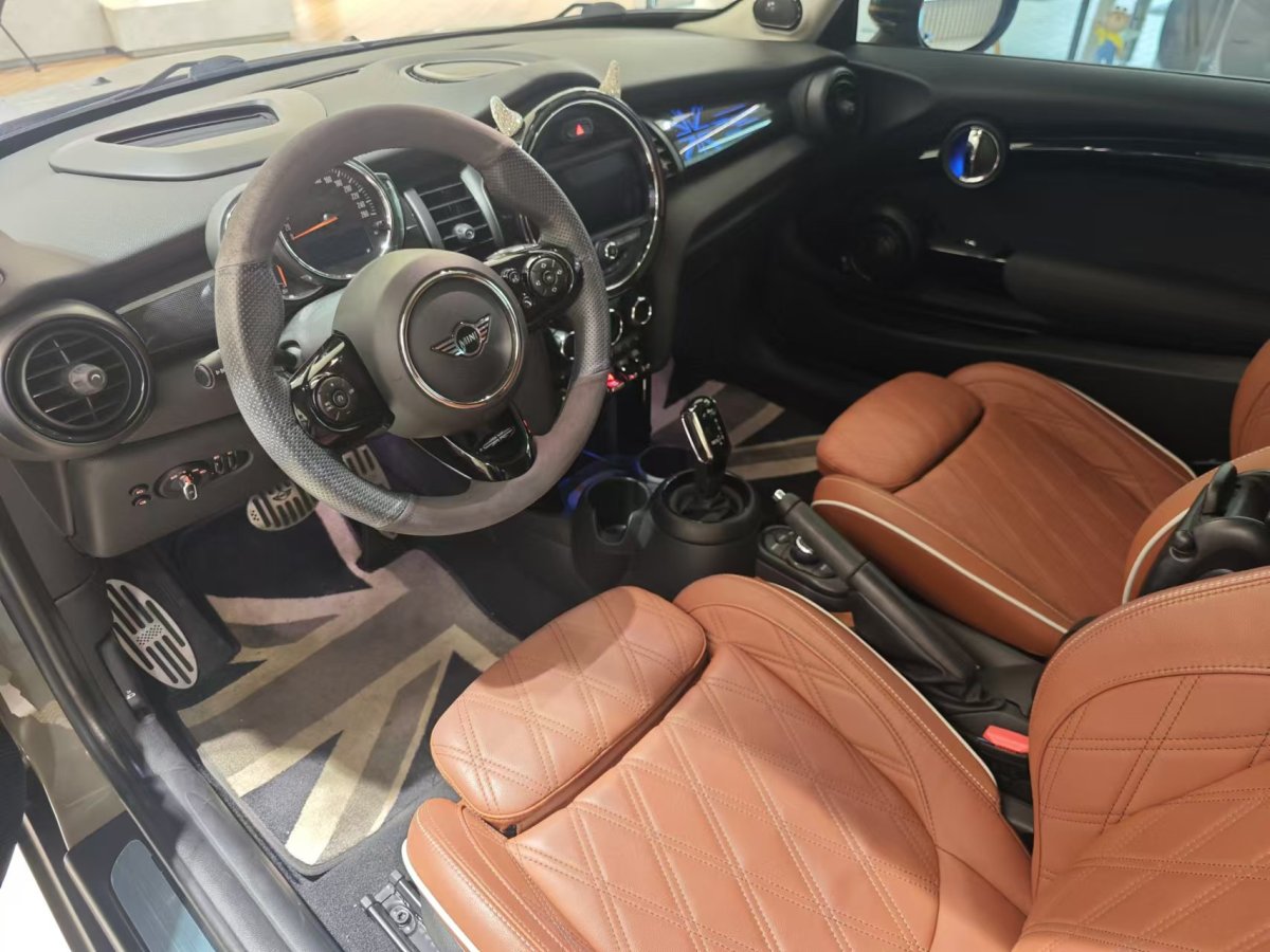 2020年5月MINI MINI  2020款 1.5T COOPER 藝術家