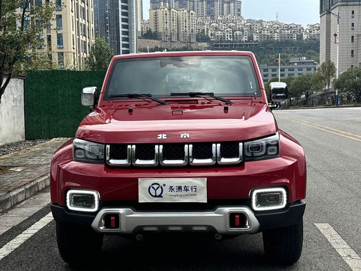 北京 BJ40  2020款 2.0T 自動四驅(qū)城市獵人版?zhèn)b客型圖片