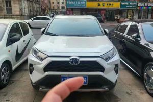 RAV4榮放 豐田 2.0L CVT四驅(qū)尊貴版