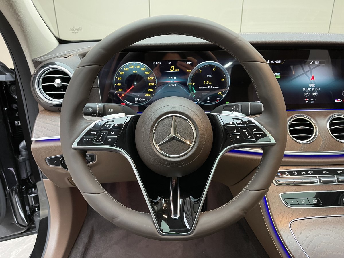 奔馳 奔馳E級  2023款 改款 E 300 L 時尚型圖片