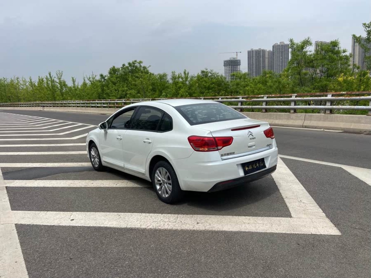 雪鐵龍 世嘉  2014款 VTS版 1.6L 手動(dòng)品尚型圖片