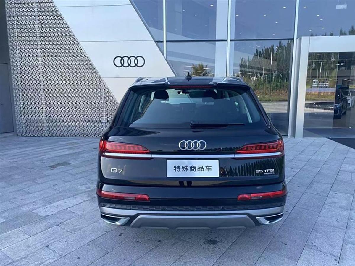 奧迪 奧迪Q7  2023款 55 TFSI quattro S line運(yùn)動(dòng)型圖片