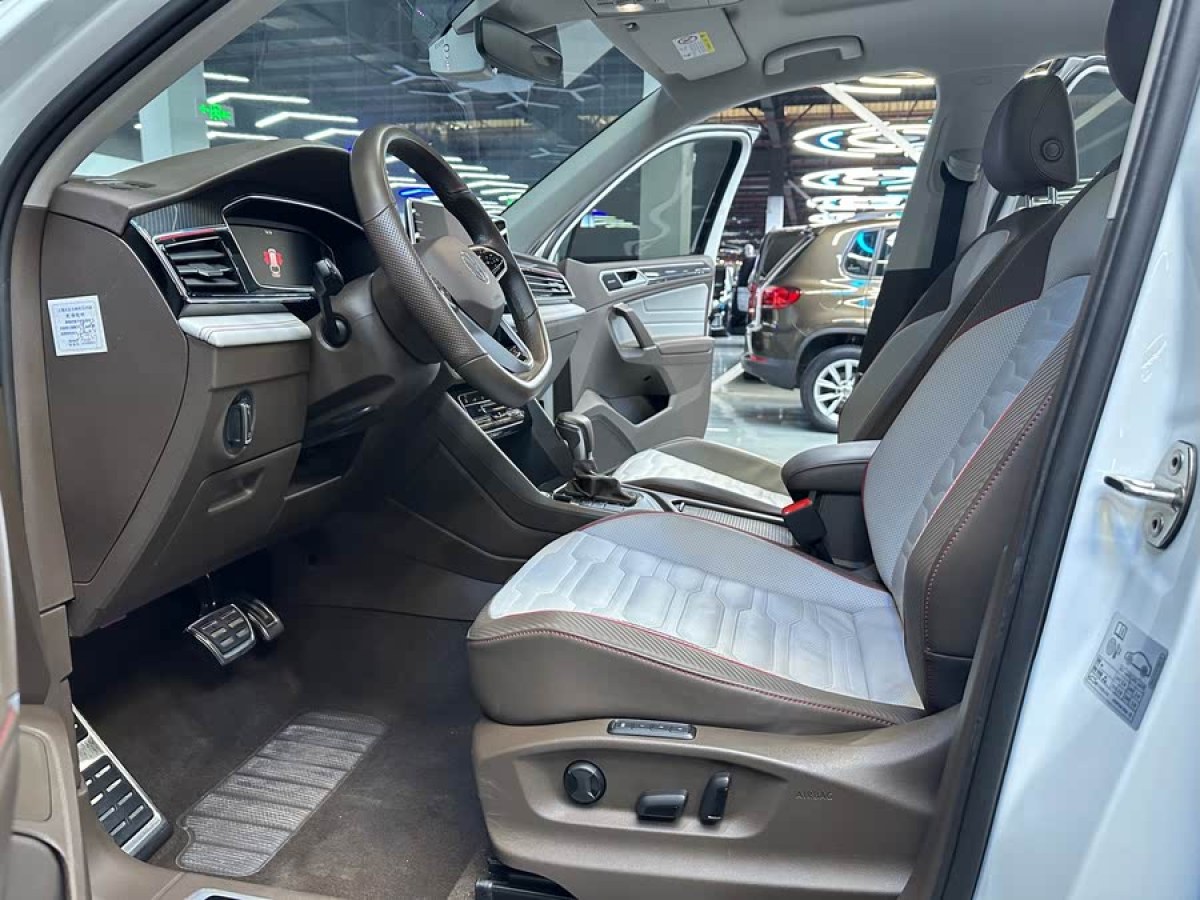 大眾 途觀L  2023款 改款 330TSI 自動兩驅R-Line旗艦版圖片