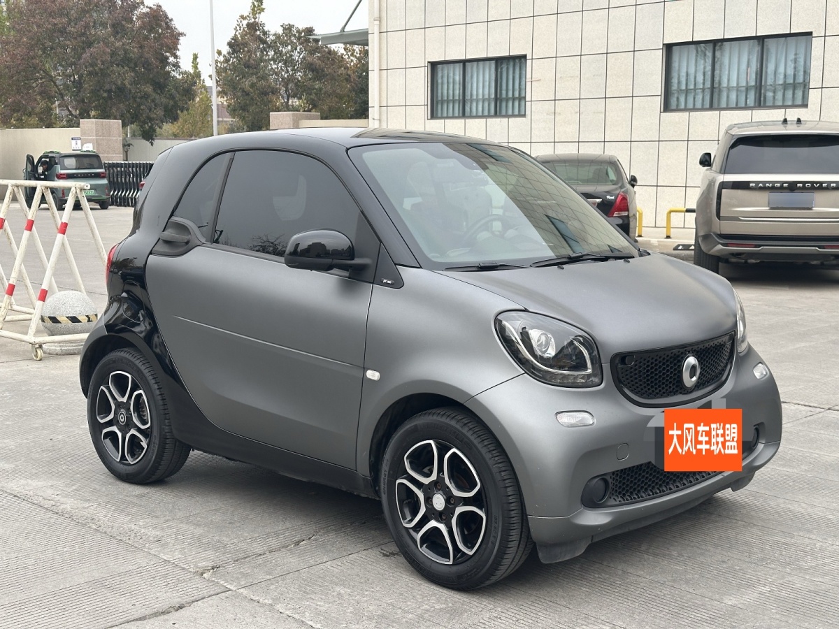 smart fortwo  2016款 0.9T 66千瓦硬頂先鋒版圖片