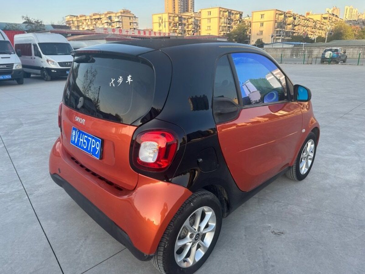 smart fortwo  2016款 0.9T 66千瓦硬頂極致版圖片