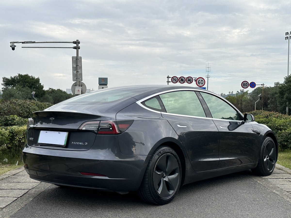 特斯拉 Model 3  2019款 標準續(xù)航后驅(qū)升級版圖片