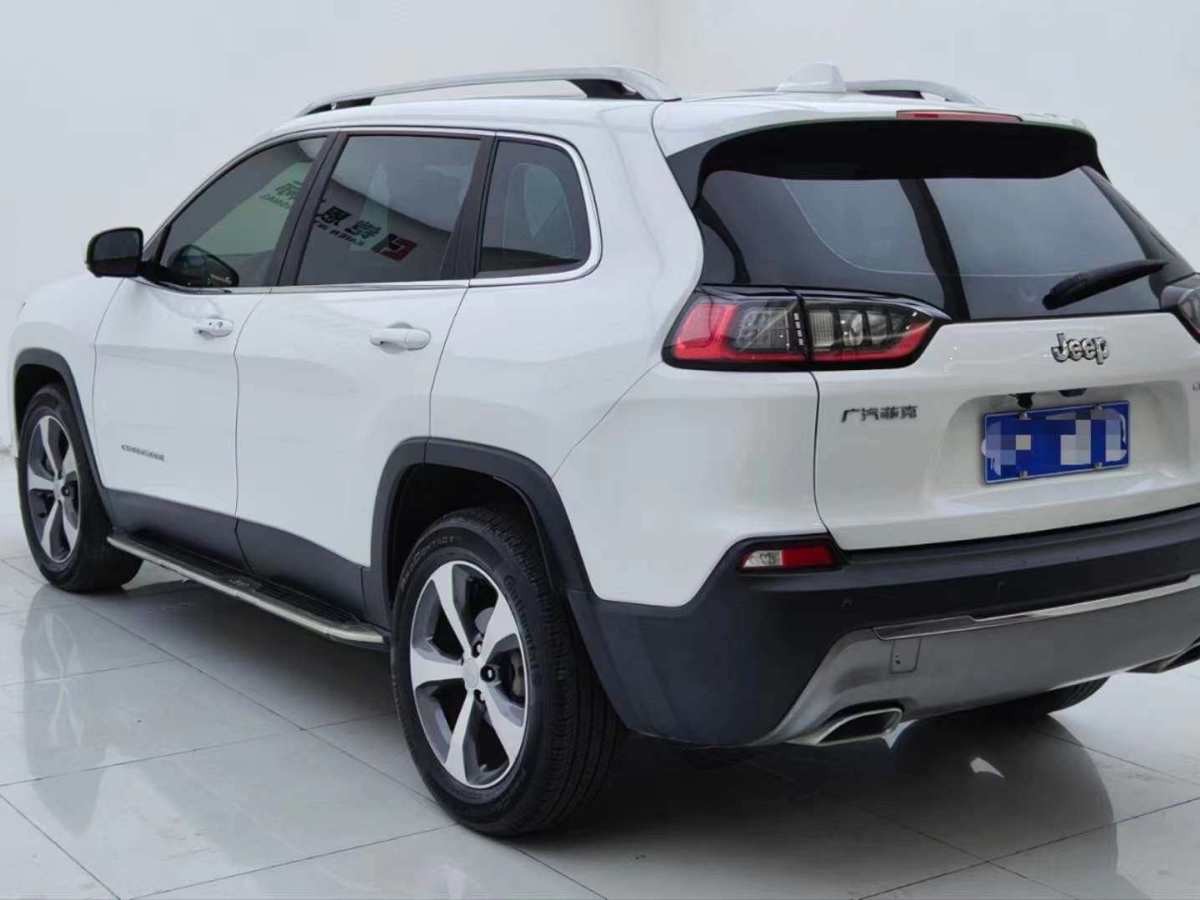 Jeep 自由光  2020款 2.0T 兩驅(qū)領(lǐng)先版圖片