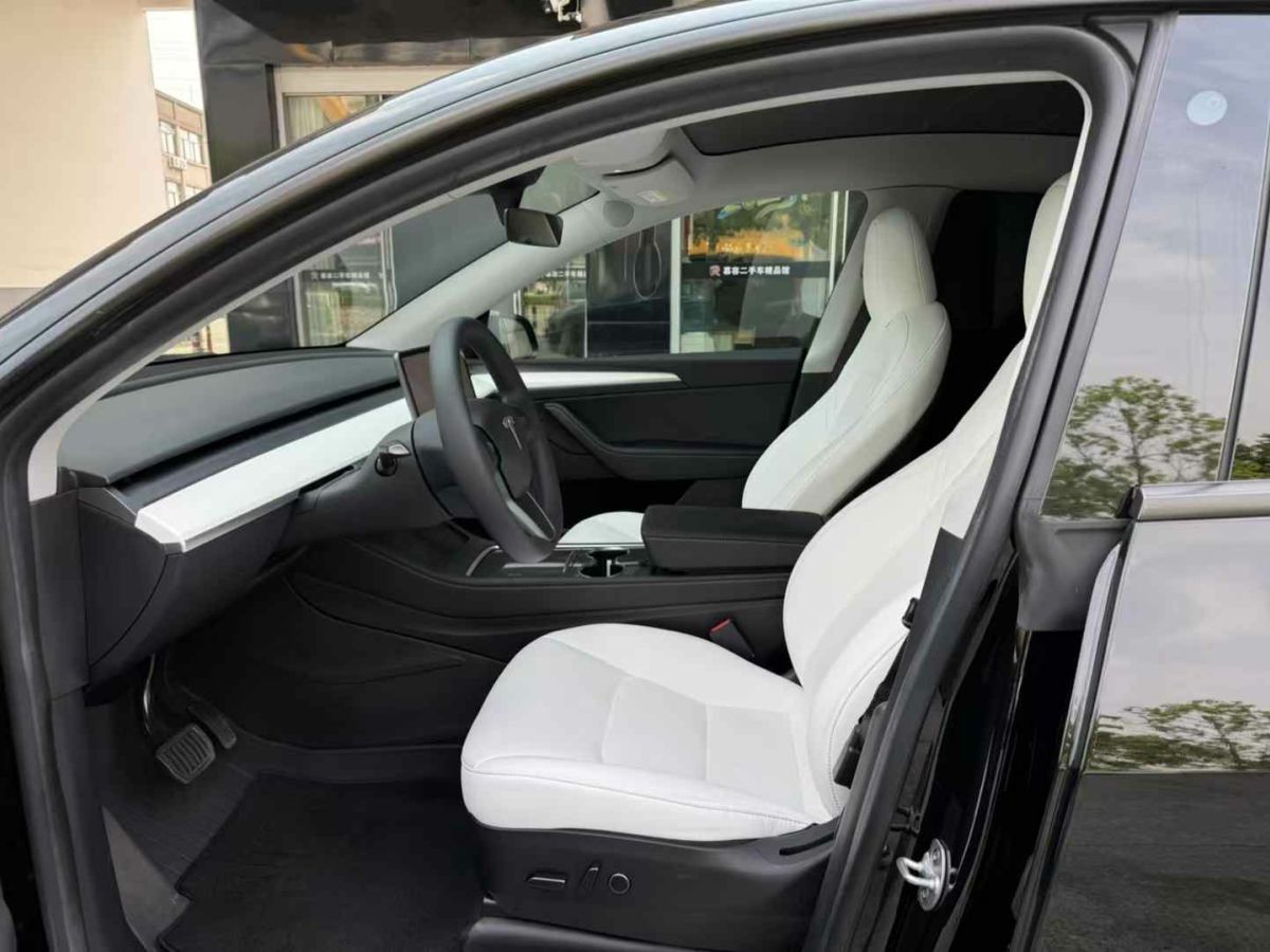 特斯拉 Model S  2023款 三電機(jī)全輪驅(qū)動 Plaid版圖片