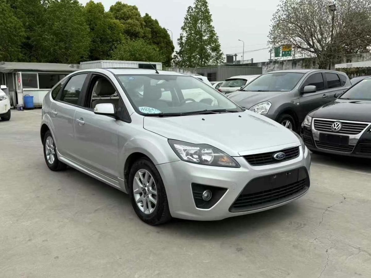 福特 ?？怂? 2010款 兩廂 2.0L SVP限量版圖片