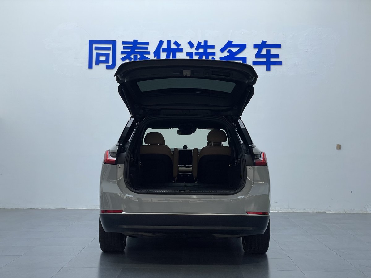 蔚來 ES8  2020款 415KM 基準(zhǔn)版 六座版圖片