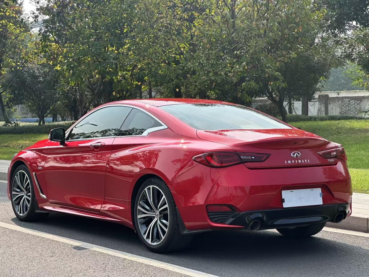 英菲尼迪 Q60  2019款 2.0T 豪華版圖片