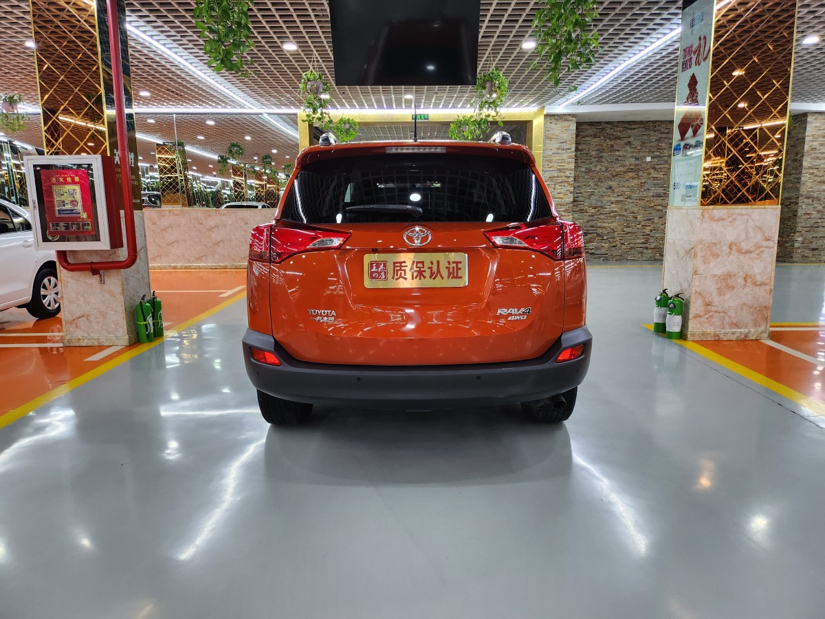 2014年1月豐田 RAV4榮放  2013款 2.5L 自動(dòng)四驅(qū)豪華版