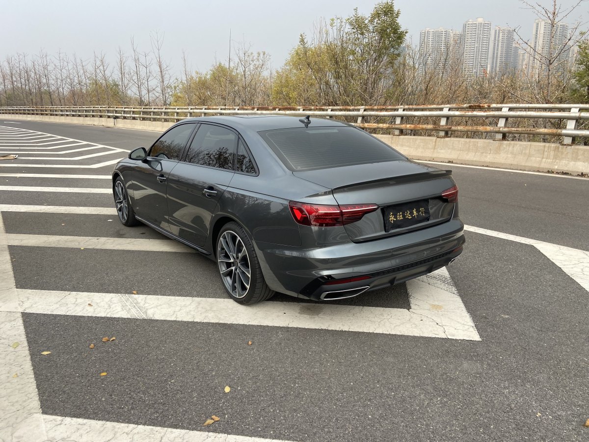 奧迪 奧迪A4L  2023款 40 TFSI quattro 豪華動感型圖片