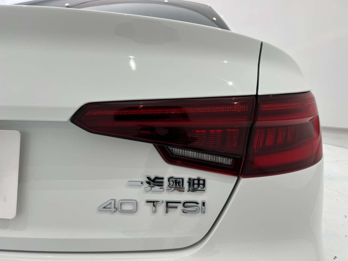 2019年01月奧迪 奧迪A4L  2019款 40 TFSI 進(jìn)取型 國(guó)V