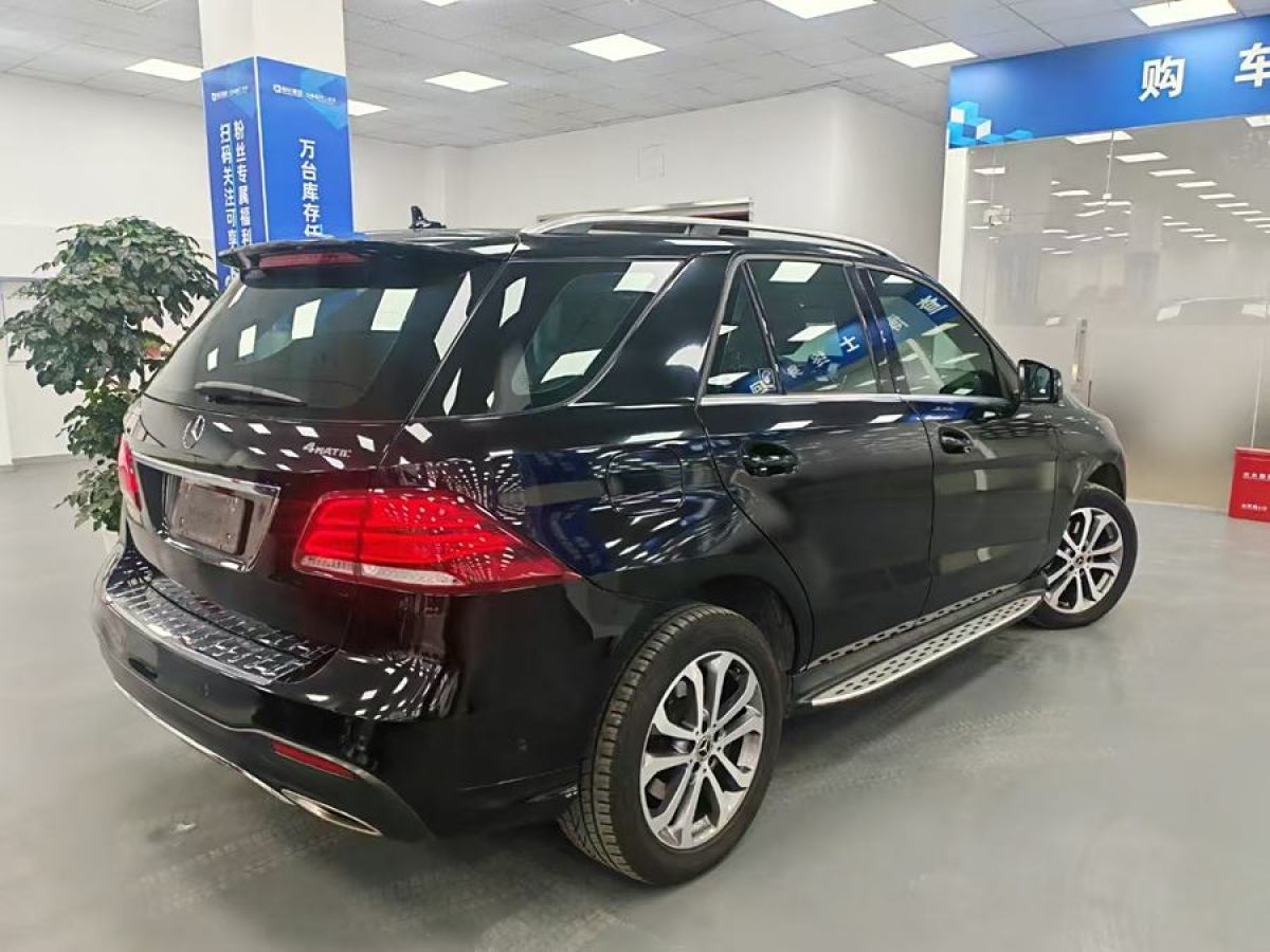 奔馳 奔馳GLE  2017款 GLE 320 4MATIC 豪華型圖片