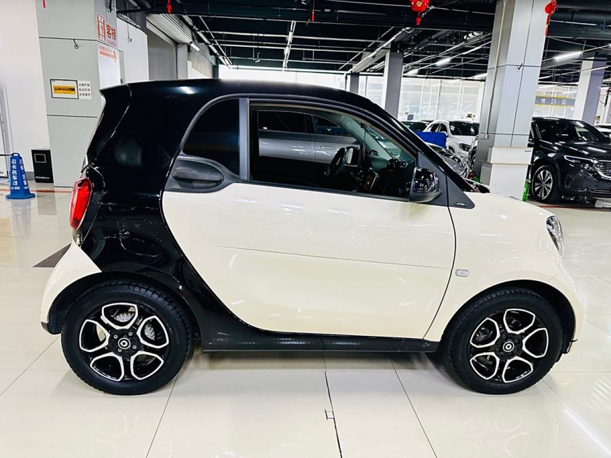 smart fortwo  2019款 0.9T 66千瓦硬頂先鋒版 國VI圖片