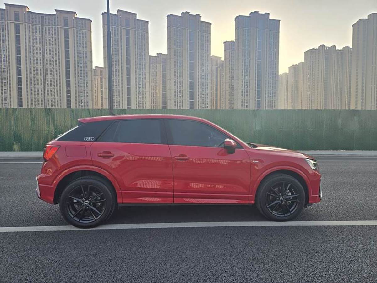 奧迪 奧迪Q2L  2022款 35 TFSI 豪華動感型圖片