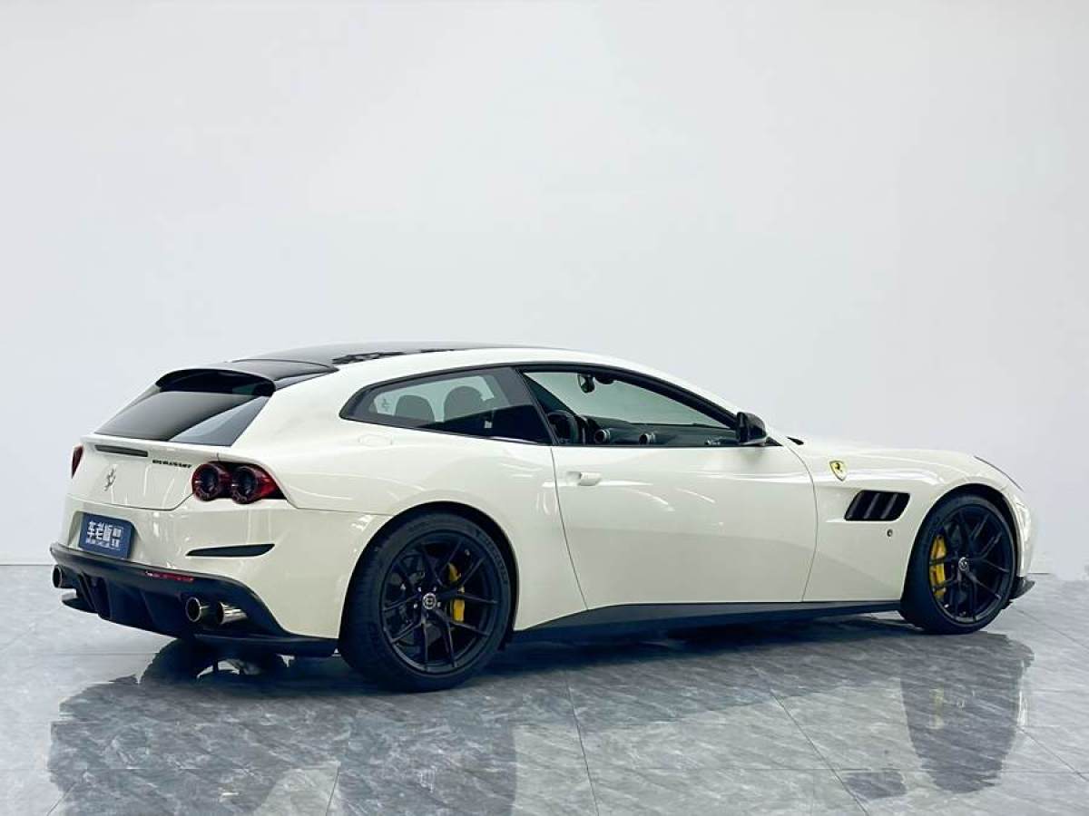 法拉利 GTC4Lusso  2017款 3.9T V8圖片