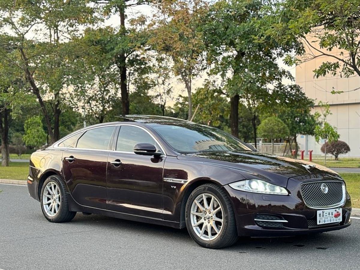 捷豹 XJ  2013款 XJL 3.0 SC 全景商务版图片