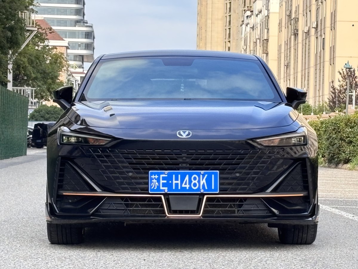 長(zhǎng)安 長(zhǎng)安UNI-V  2022款 1.5T 運(yùn)動(dòng)版圖片